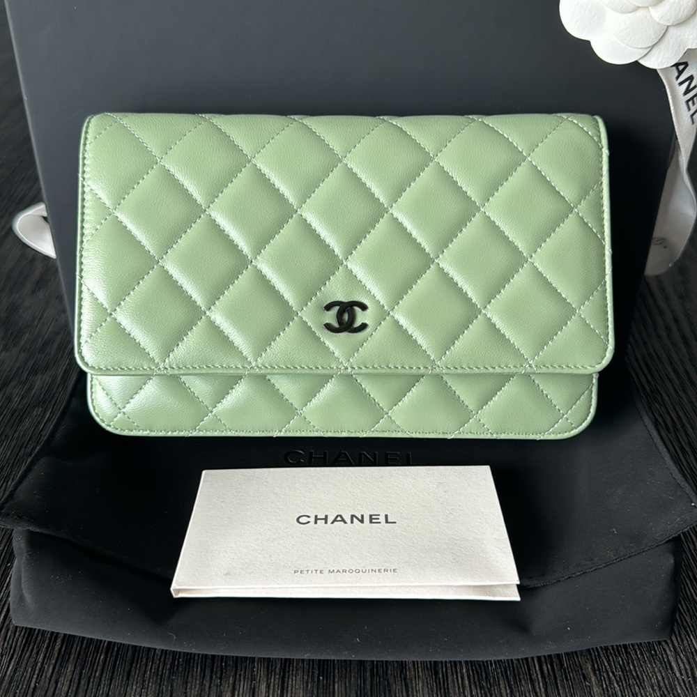 CHANEL CAVIAR QUILTED WALLET ON CHAIN (WOC)
